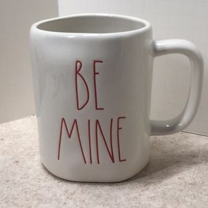 Rae Dunn RARE  BE MINE mug